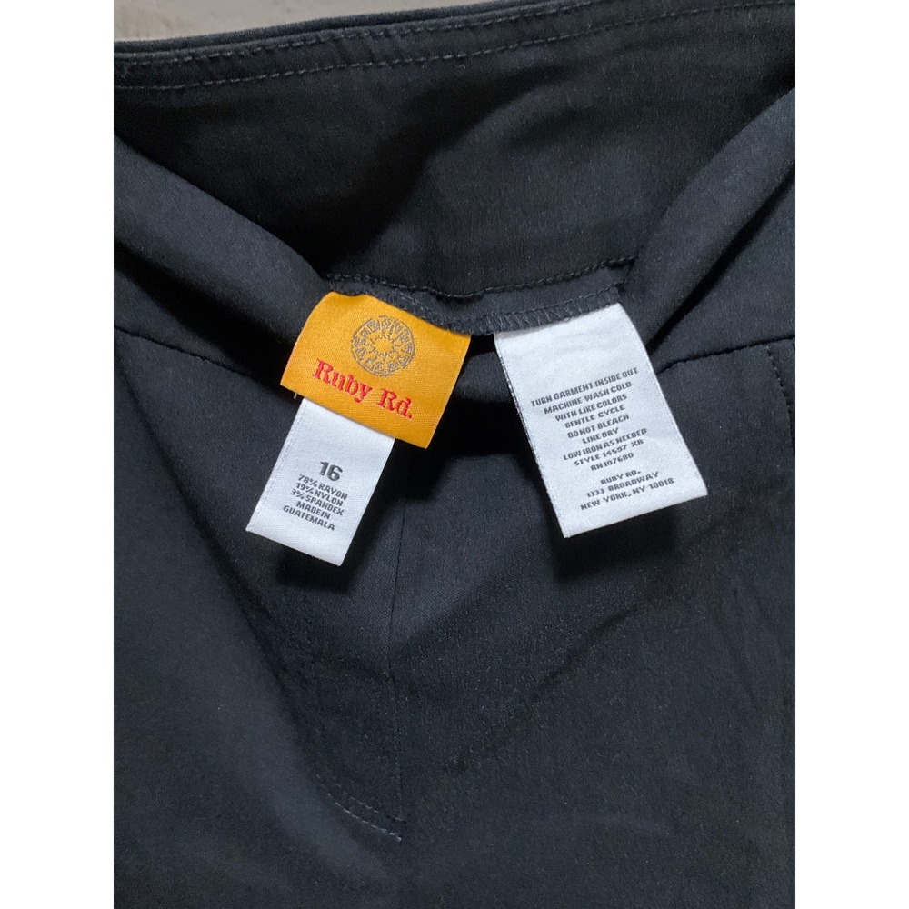 Ruby Rd Womens‎ Black Ankle Pants Size 16 Straight Leg Career - Picture 2 of 3
